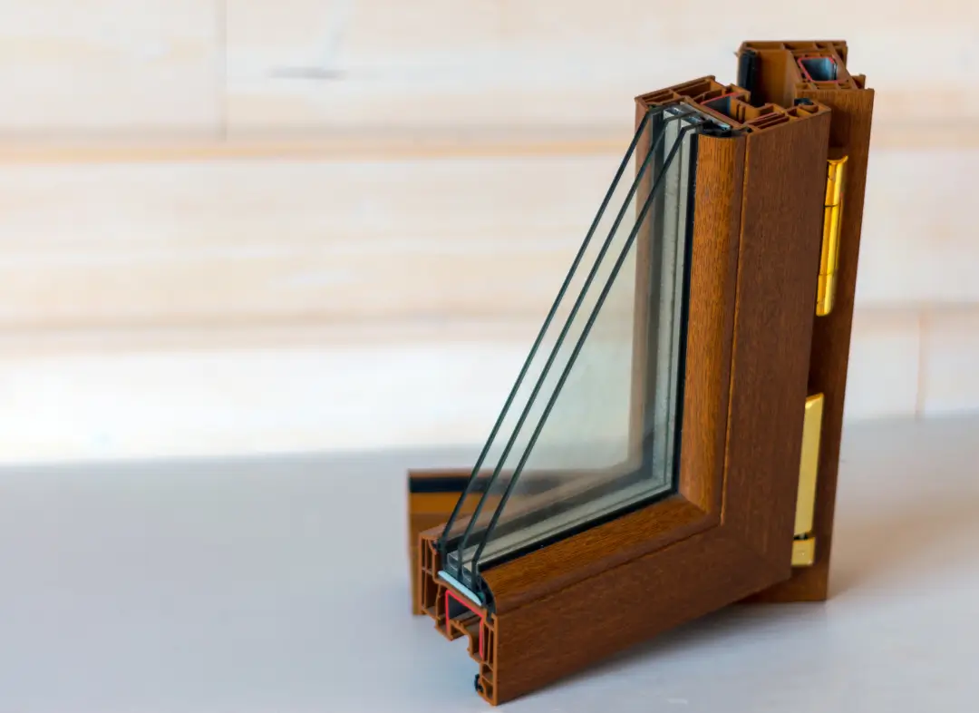 Installation de fenêtre en bois sur mesure Poulx